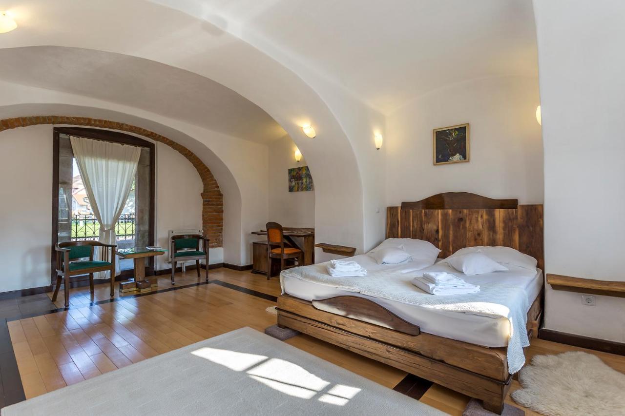 Castle Hotel Daniel Baraolt Esterno foto