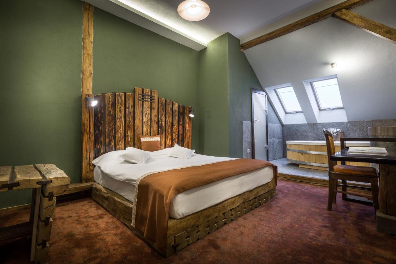 Castle Hotel Daniel Baraolt Esterno foto