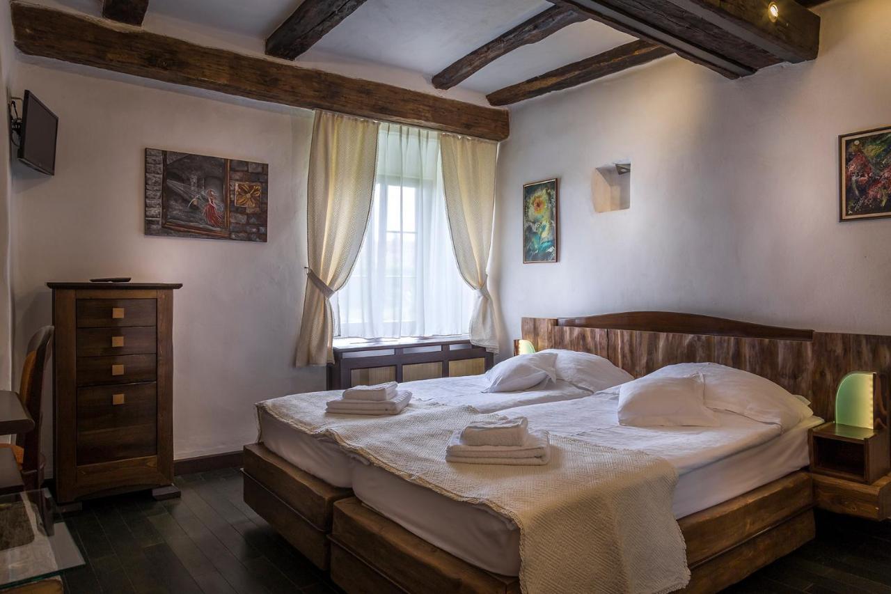 Castle Hotel Daniel Baraolt Esterno foto