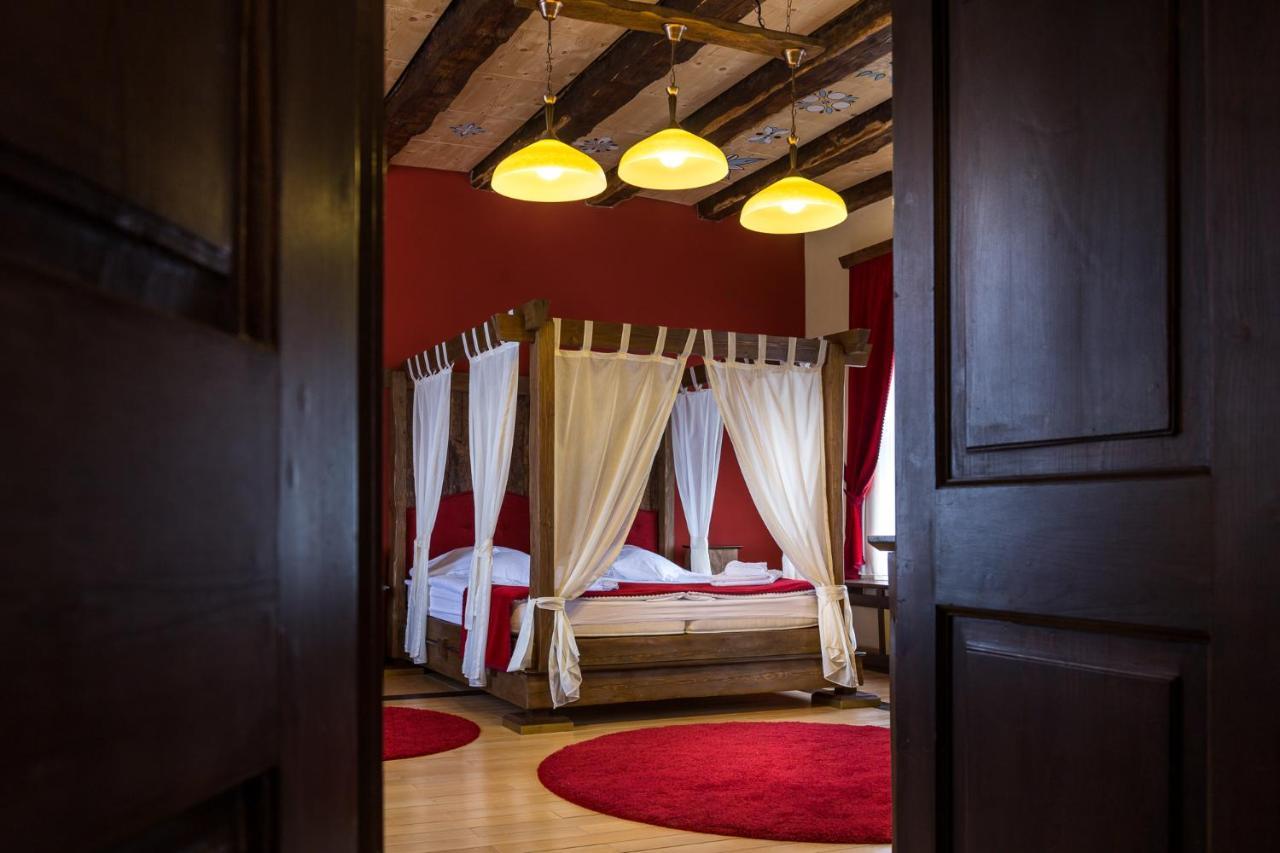 Castle Hotel Daniel Baraolt Esterno foto