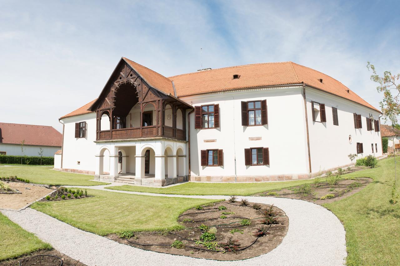Castle Hotel Daniel Baraolt Esterno foto