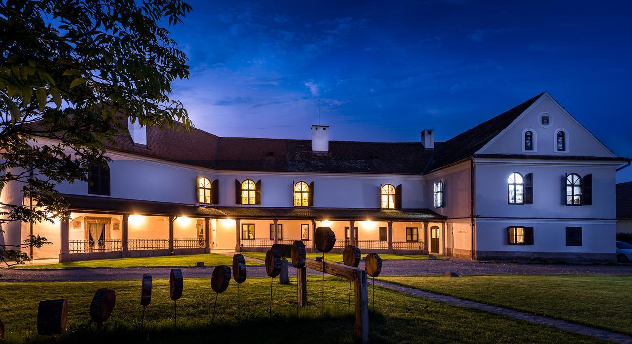 Castle Hotel Daniel Baraolt Esterno foto