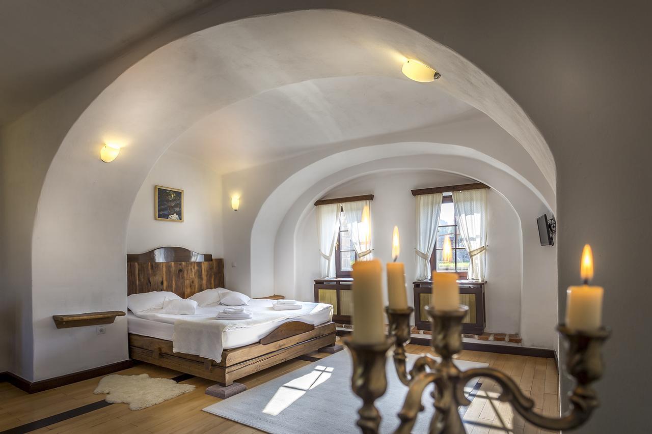 Castle Hotel Daniel Baraolt Esterno foto